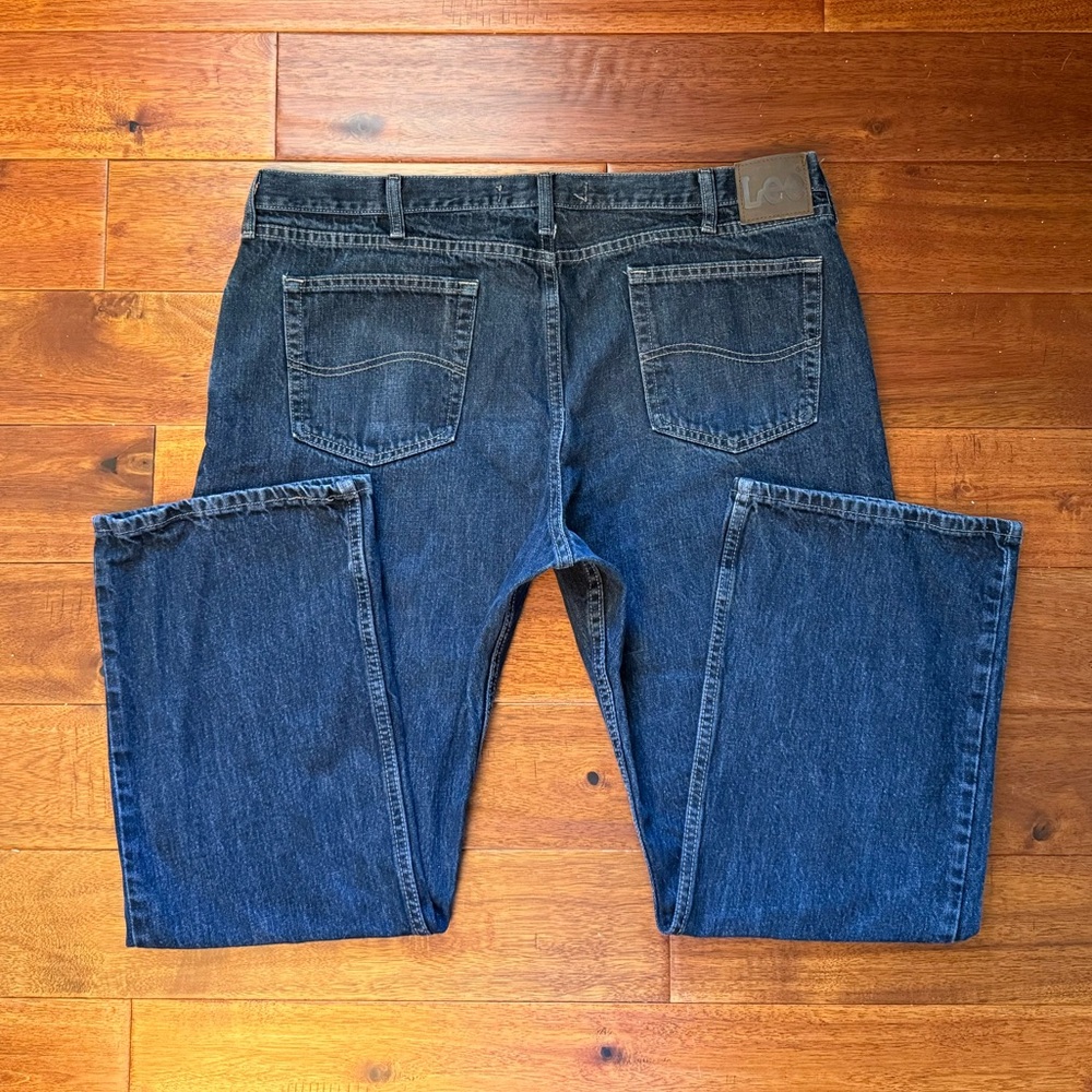 Lee men’s 42x30 regular fit dark blue jeans